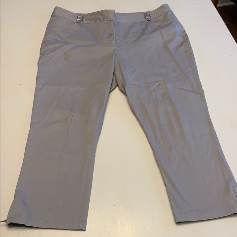 Women’s size 16 capris